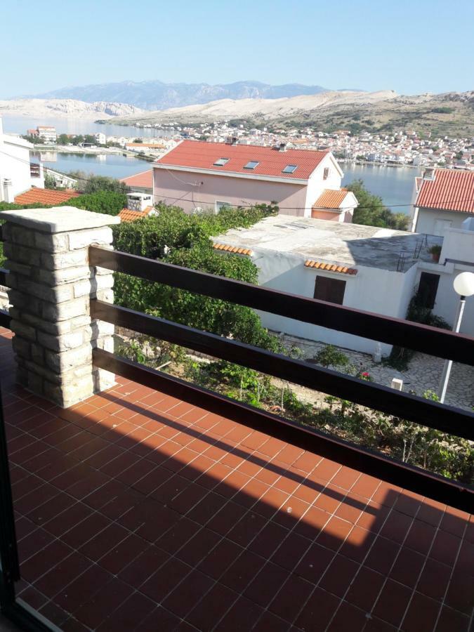 פג Apartments Pag Holiday מראה חיצוני תמונה